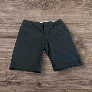 Stylus Women’s Black Bermuda Shorts Size 6